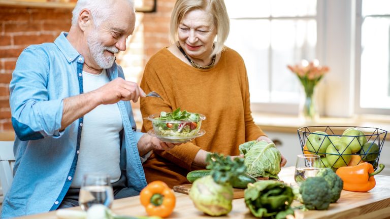 L’alimentation et la dénutrition des seniors : comprendre, agir et soutenir 24