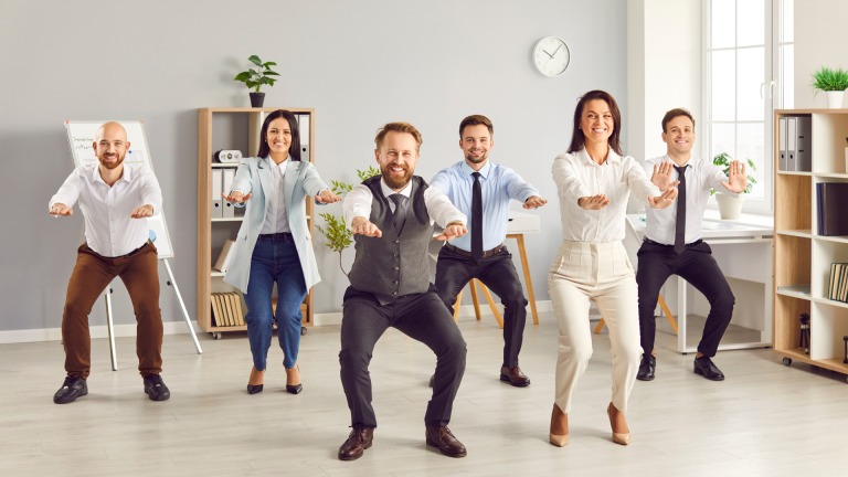 Les bienfaits de la micro-activité : intégrer des pauses sportives au travail 1