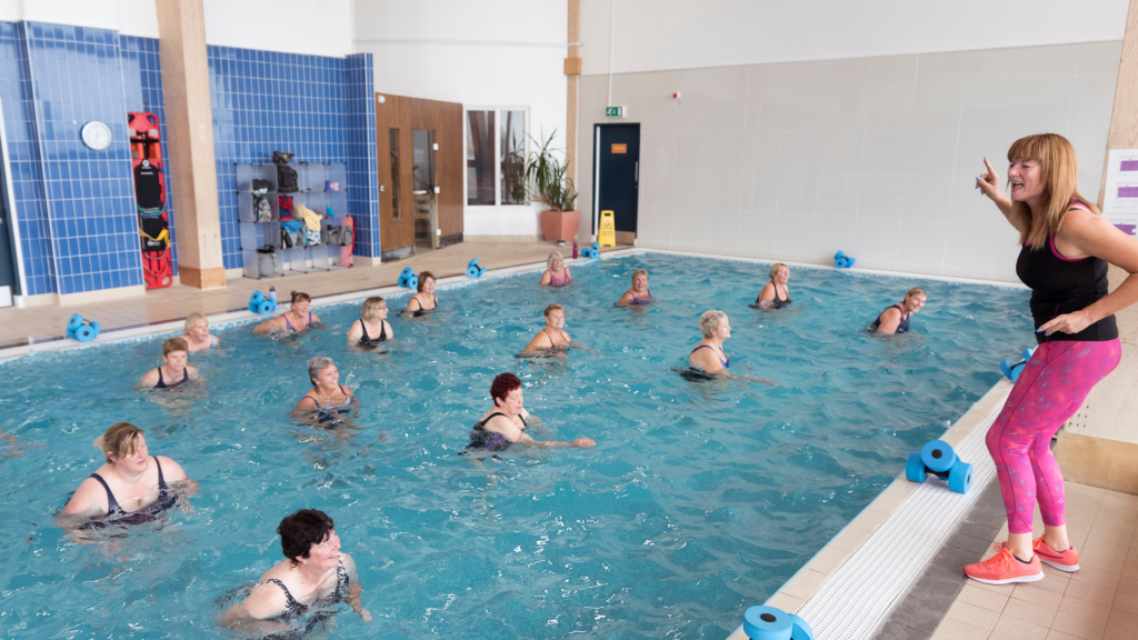 Les bienfaits des activités aquatiques pour les seniors 2 activités aquatiques