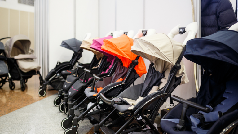 Les innovations récentes pour poussettes et chaises hautes : guide pour la mobilité des parents et des enfants 2