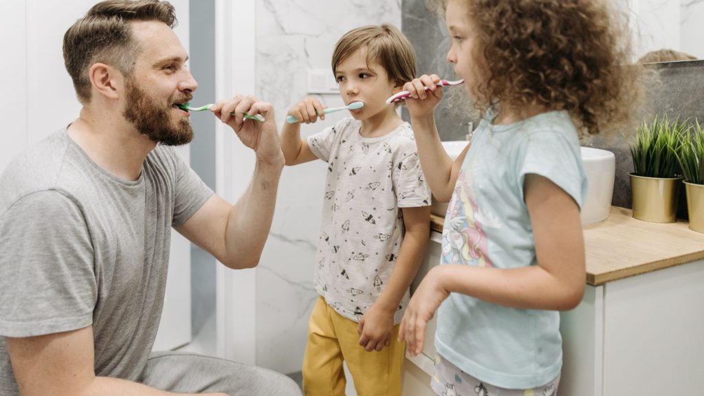 brosser les dents de son enfant
